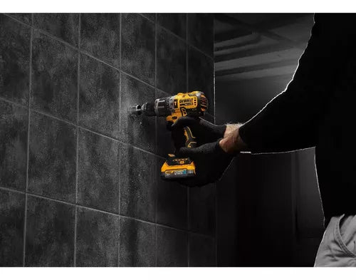 Taladro percutor atornillador 20V MAX XR DCD796E1 De Walt